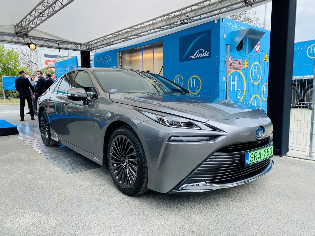 Toyota_Mirai_Linde_toltoallomas_Magyarorszag (4)