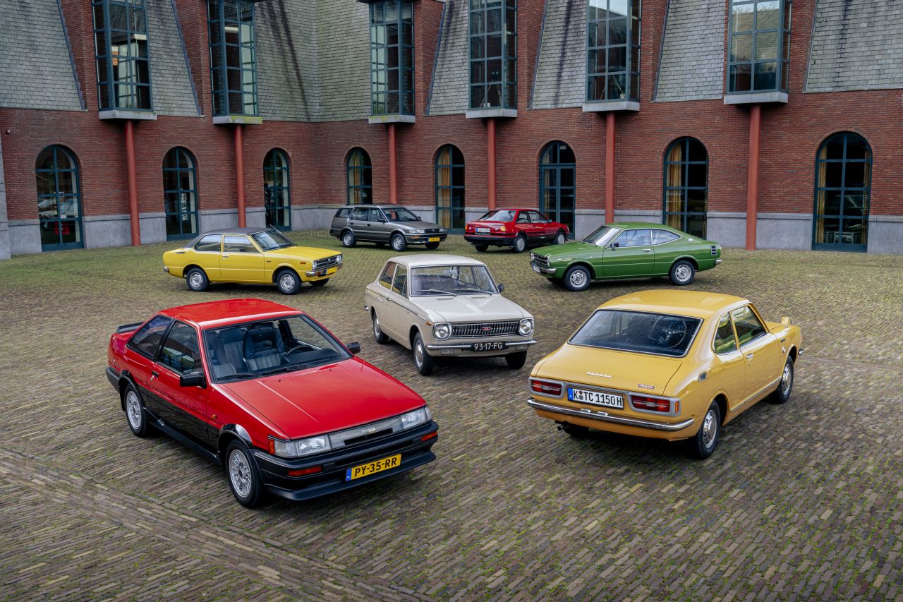 corolla_historic_combo_001