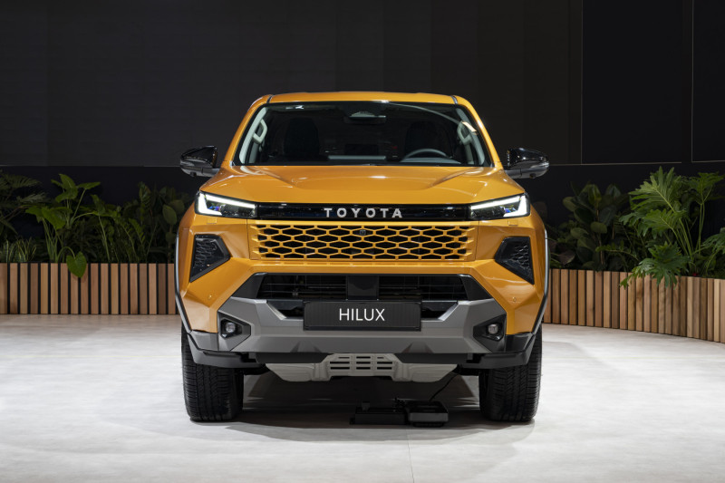 uj_Toyota_Hilux_MHEV (1)