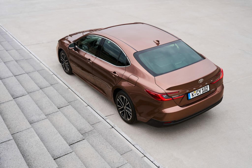 vadonatu_Toyota_Camry (10)