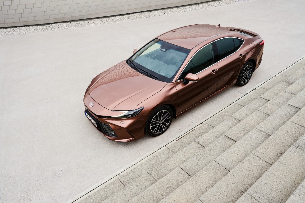 vadonatu_Toyota_Camry (9)